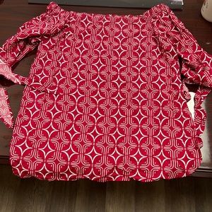 Escapada Living off the shoulders top